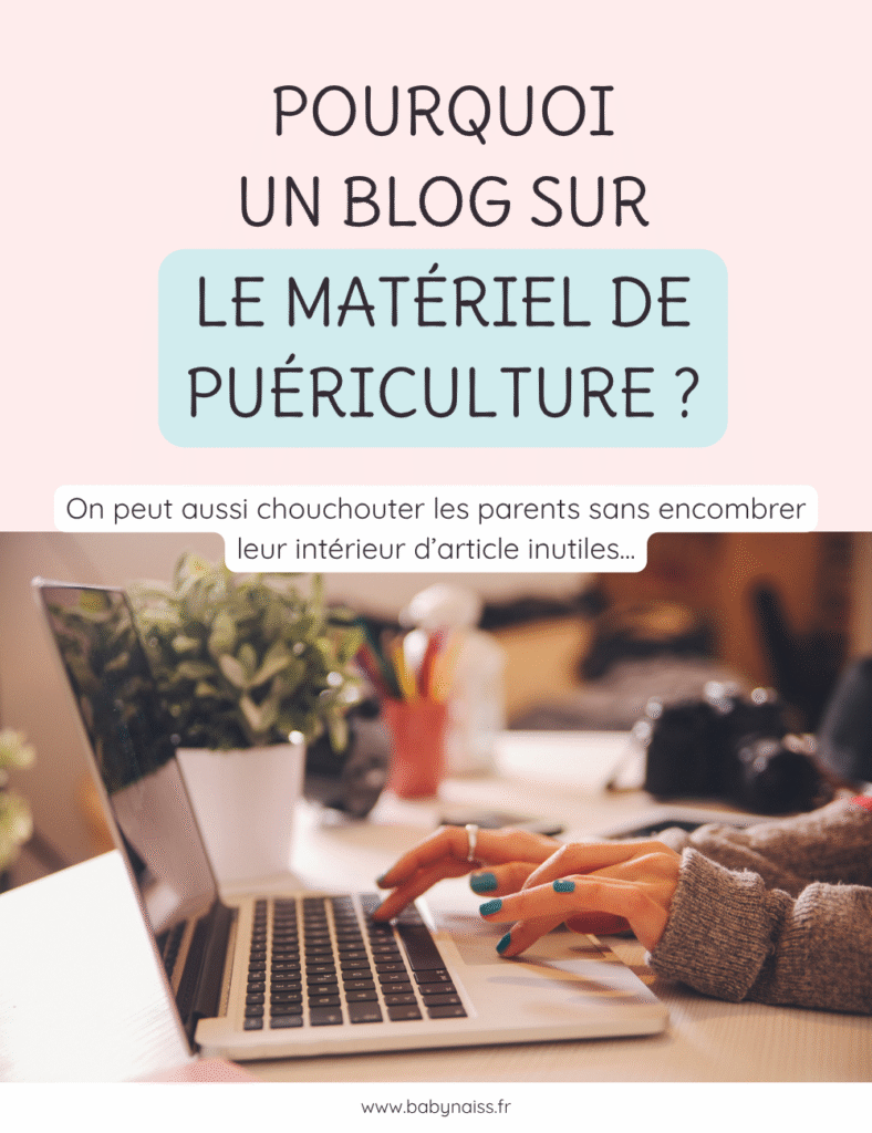 femme qui tape au clavier pour écrire des articles de blog à propos du matériel de puériculture