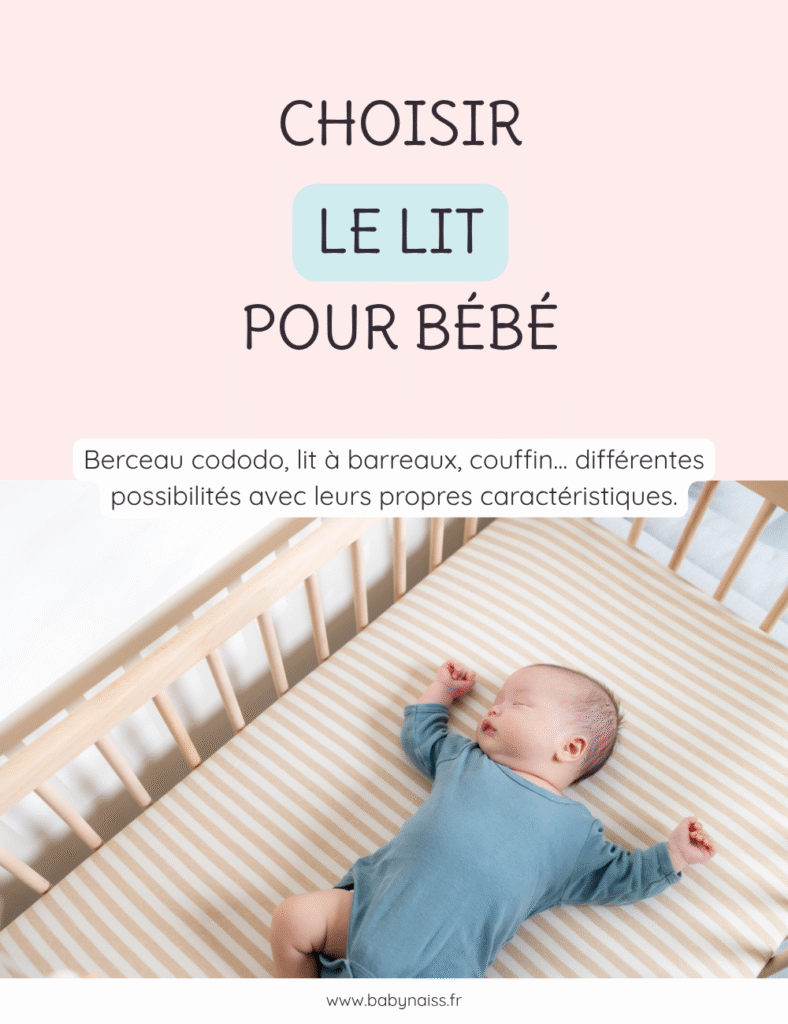 bébé couché sur le dos dans un lit à barreaux