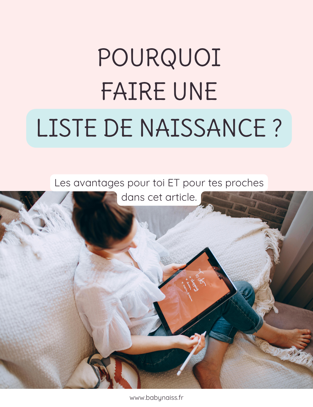 future maman en train de faire sa liste de naissance sur une tablette